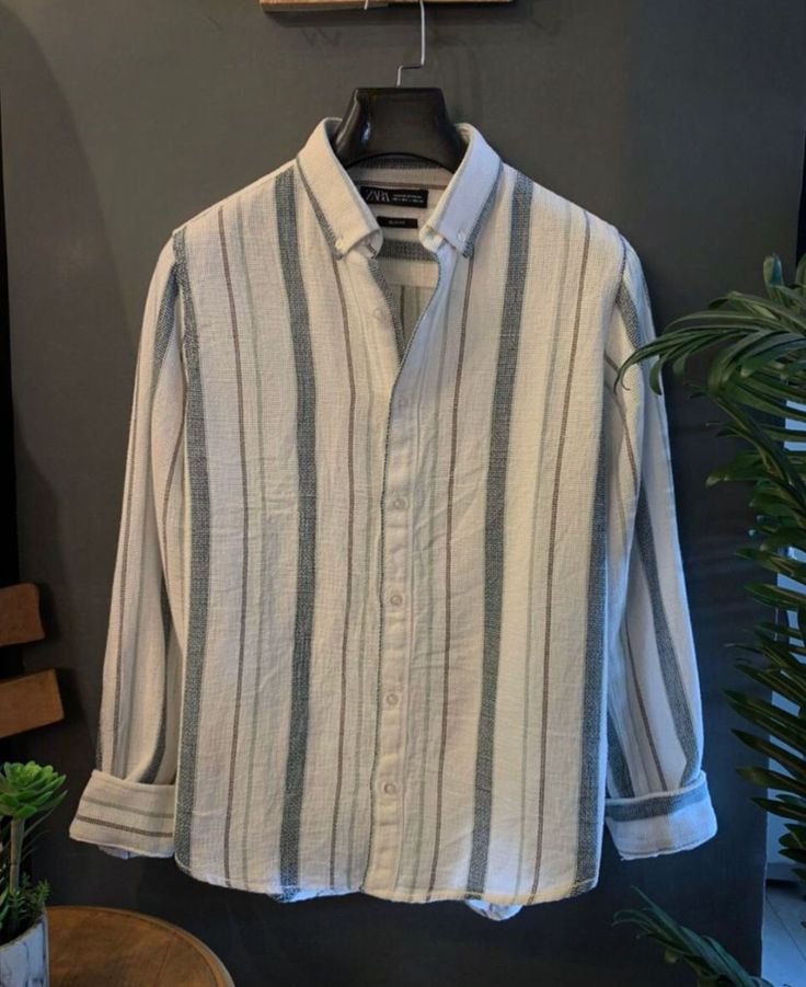 Off-White Textured Striped Casual Shirt